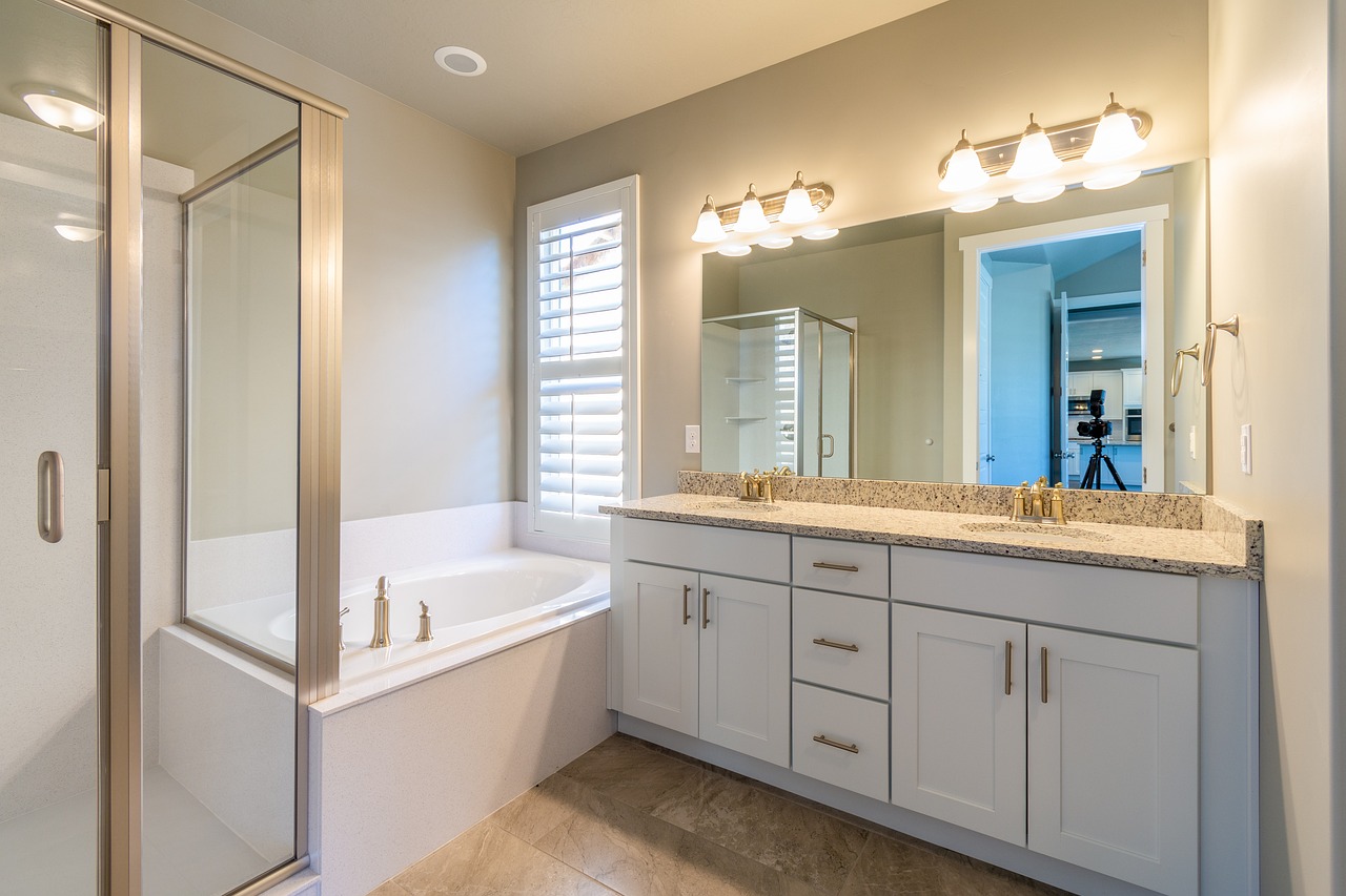 How to Use Baskets and Containers for Bathroom Storage